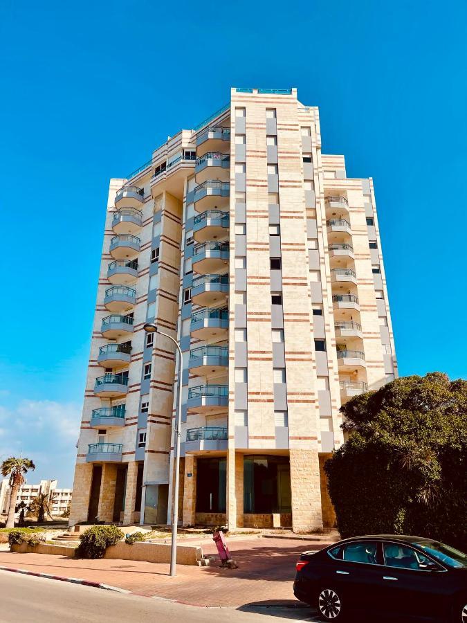 Royal Aparatment On The Sea , Blvd Nitza 34 Нетания Экстерьер фото