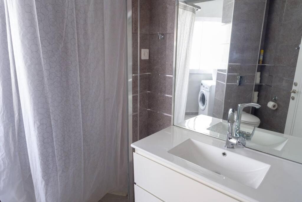 Royal Aparatment On The Sea , Blvd Nitza 34 Нетания Экстерьер фото